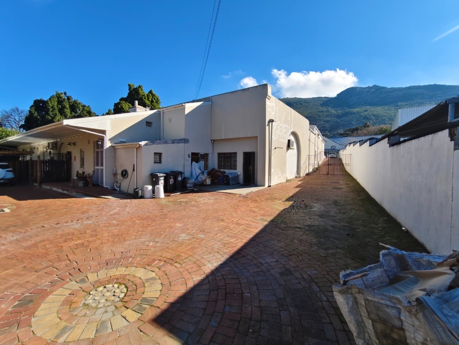 Commercial Property for Sale in Hoog En Droog Western Cape